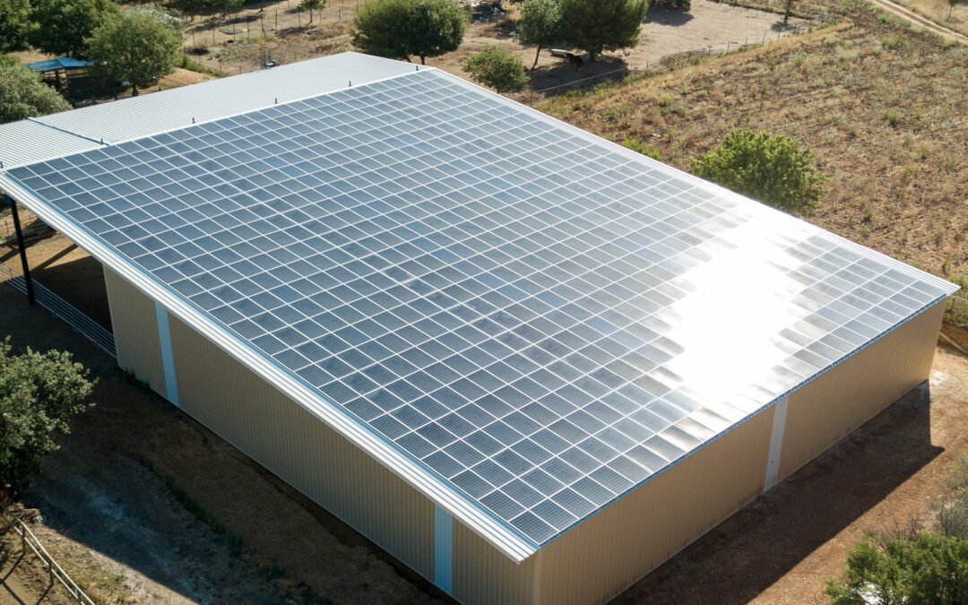 Dhamma Energy cierra la financiación de dos cubiertas solares con 4,35 MWp en Francia